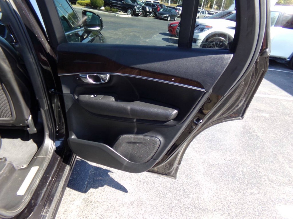 2016 Volvo XC90 Image 29