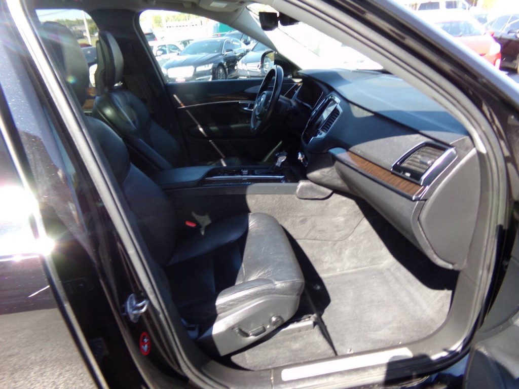 2016 Volvo XC90 Image 30