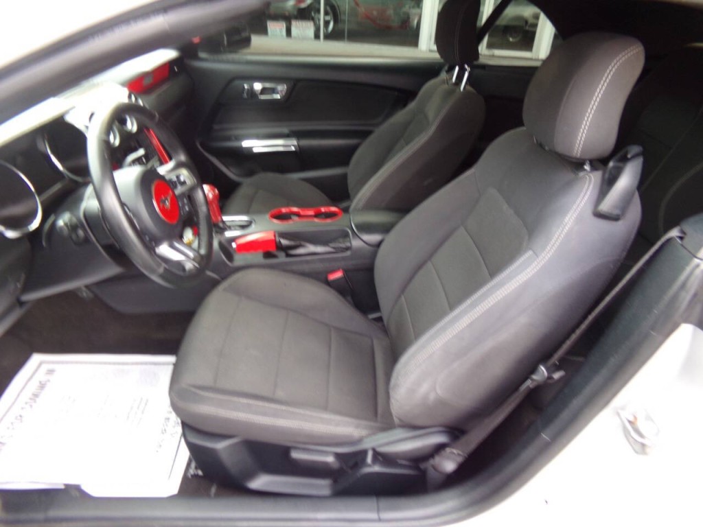 2015 Ford Mustang Image 19