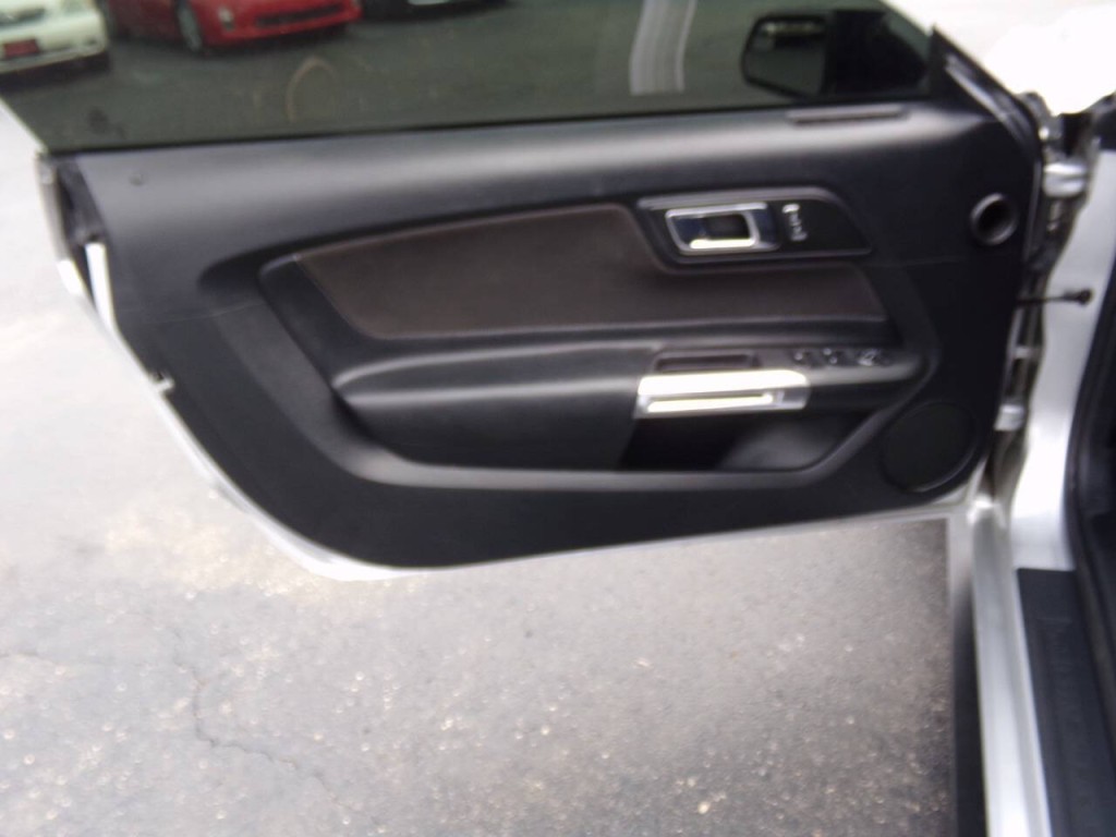 2015 Ford Mustang Image 23
