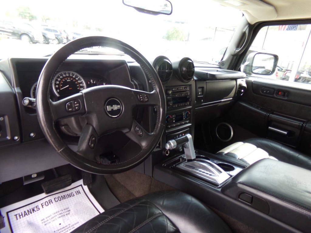 2005 HUMMER H2 Image 12