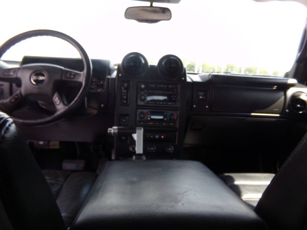 2005 HUMMER H2 Image 19