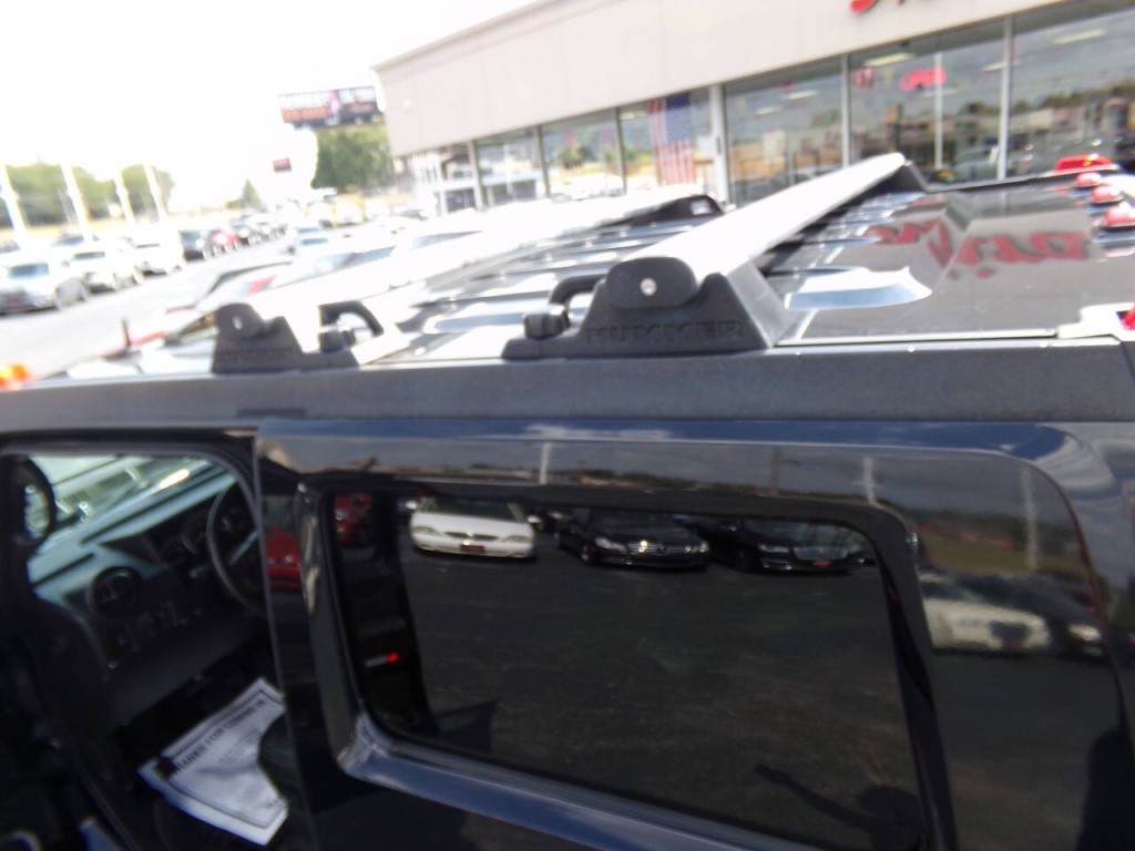 2005 HUMMER H2 Image 25