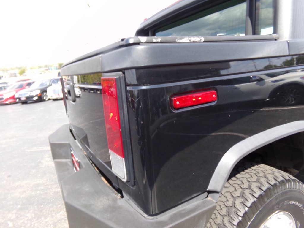 2005 HUMMER H2 Image 30