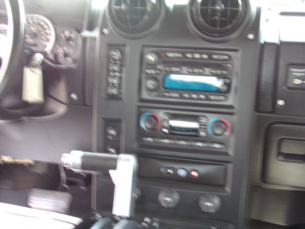 2005 HUMMER H2 Image 35