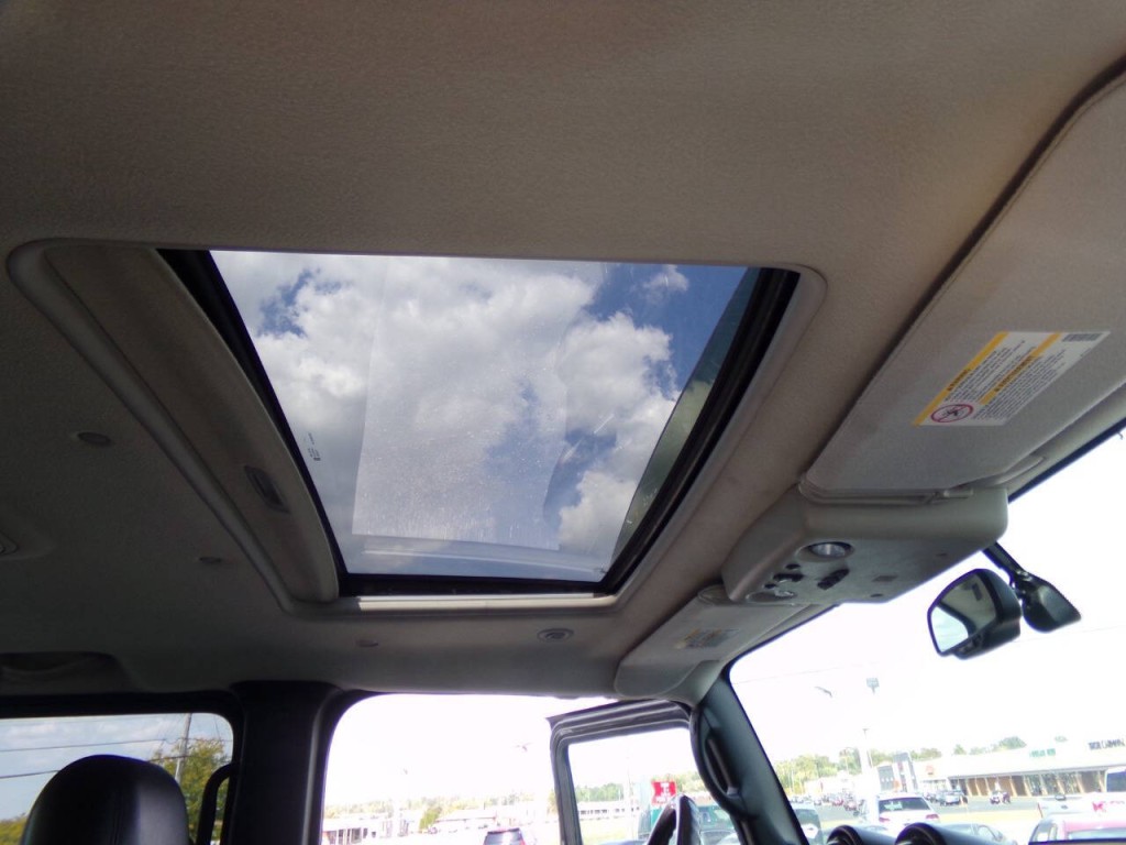 2005 HUMMER H2 Image 42