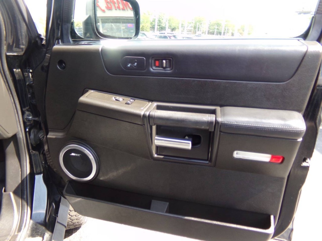 2005 HUMMER H2 Image 46