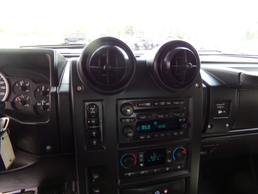 2005 HUMMER H2 Image 60