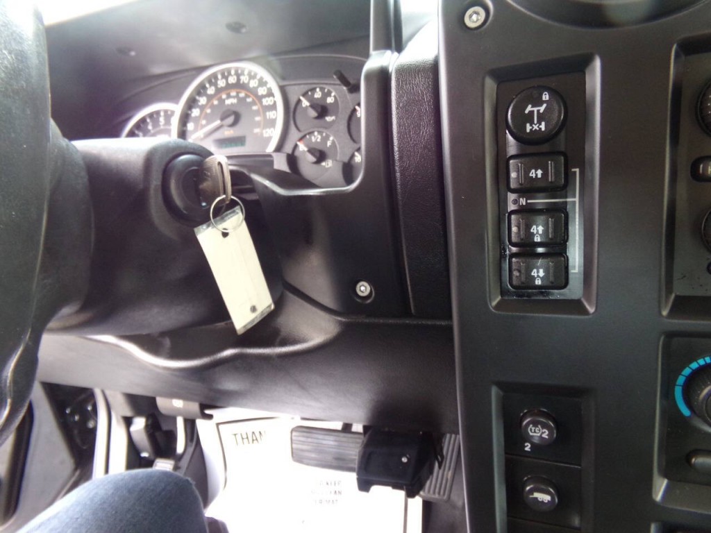 2005 HUMMER H2 Image 64