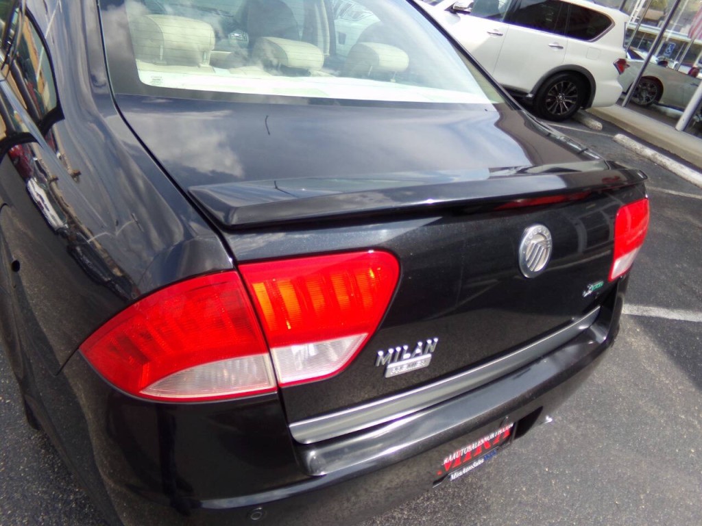 2010 Mercury Milan Image 16