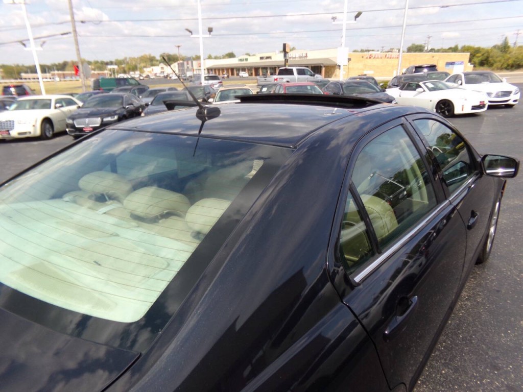 2010 Mercury Milan Image 20