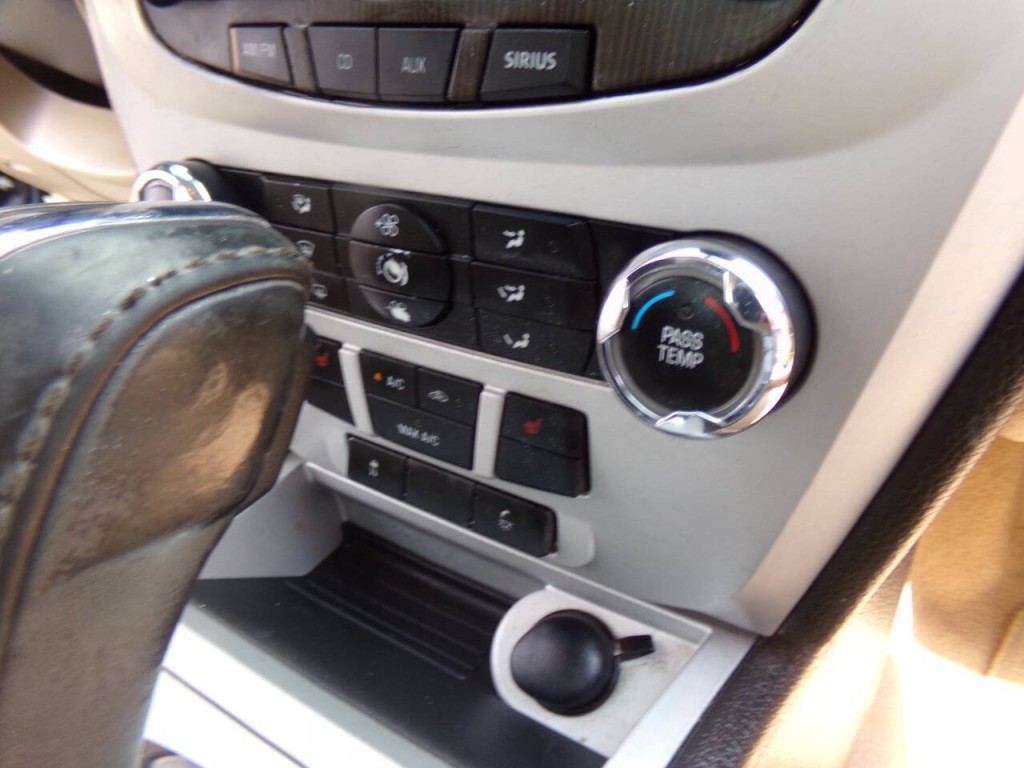 2010 Mercury Milan Image 27