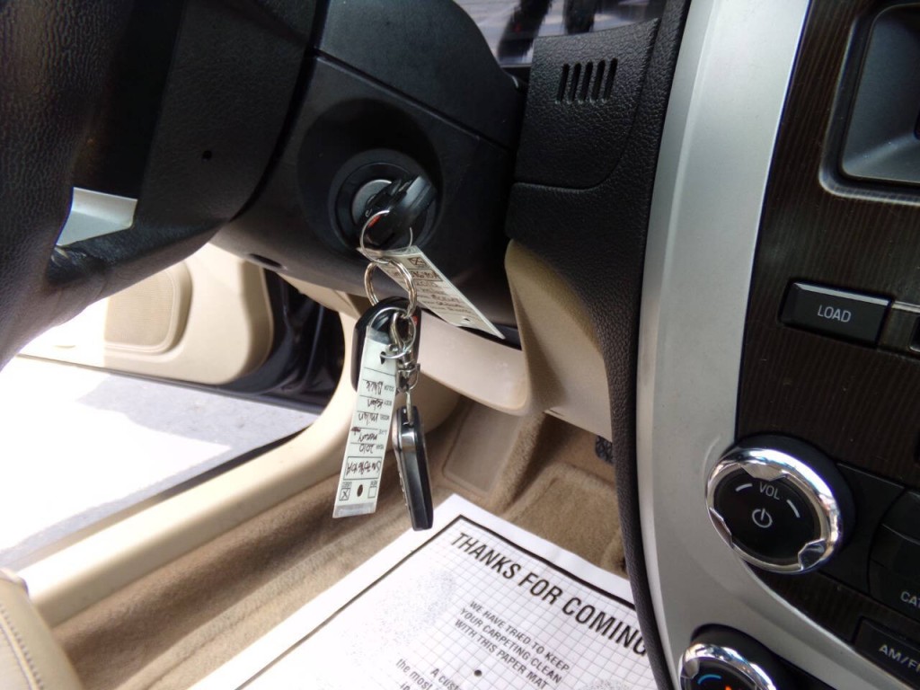 2010 Mercury Milan Image 33