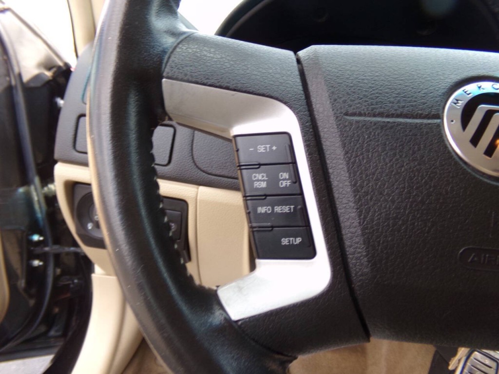 2010 Mercury Milan Image 34