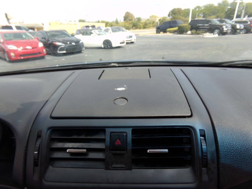 2010 Mercury Milan Image 35