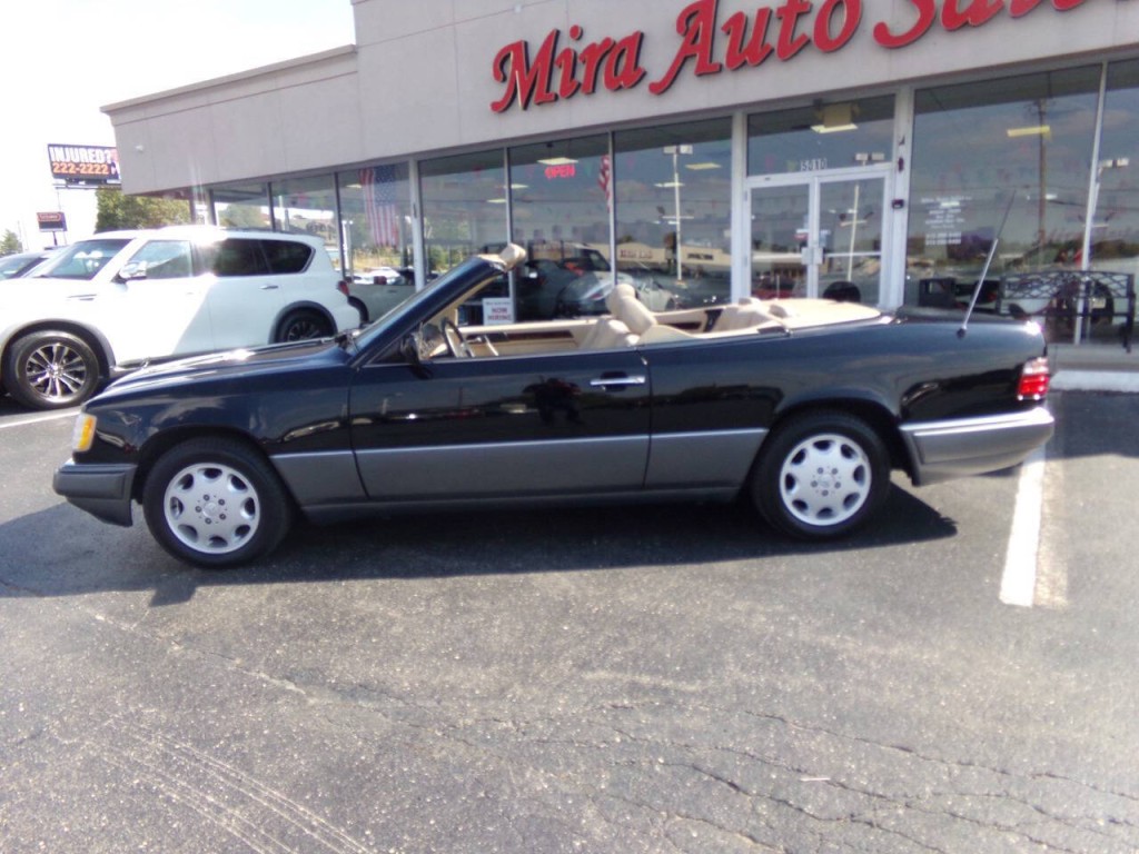 1994 Mercedes-Benz E-Class Image 2