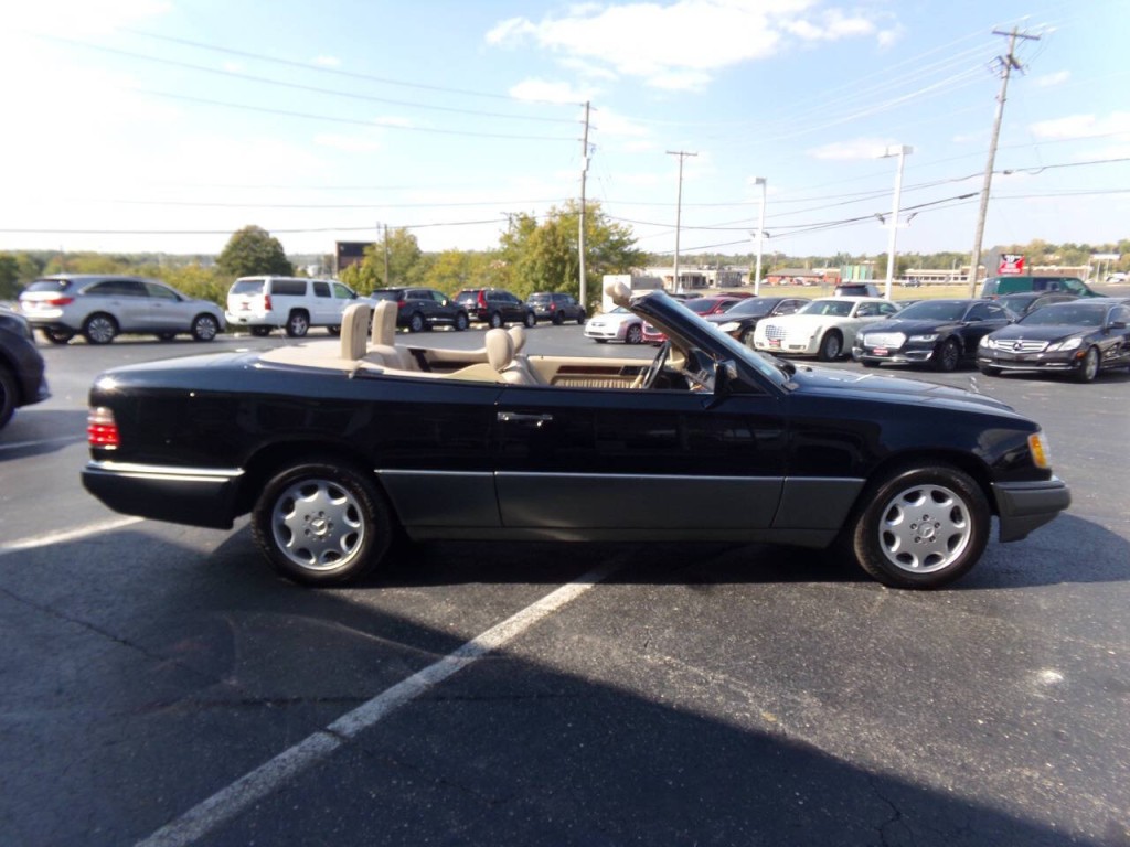 1994 Mercedes-Benz E-Class Image 6