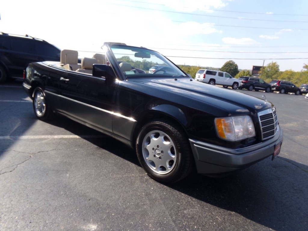 1994 Mercedes-Benz E-Class Image 8