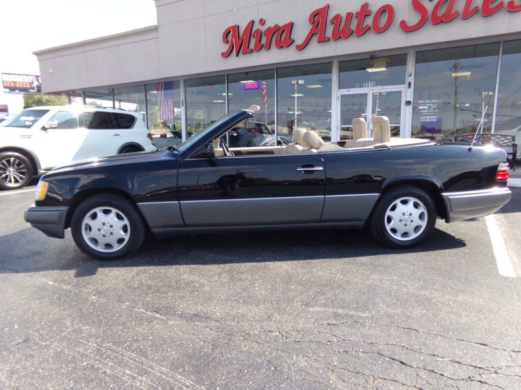 1994 Mercedes-Benz E-Class Image 12