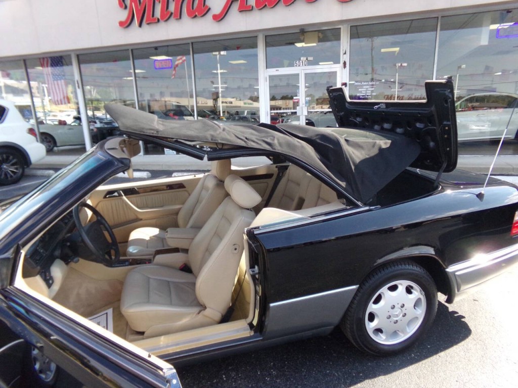 1994 Mercedes-Benz E-Class Image 25