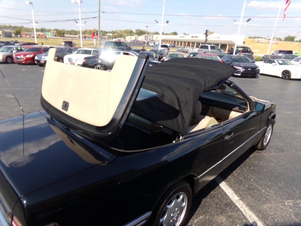1994 Mercedes-Benz E-Class Image 26
