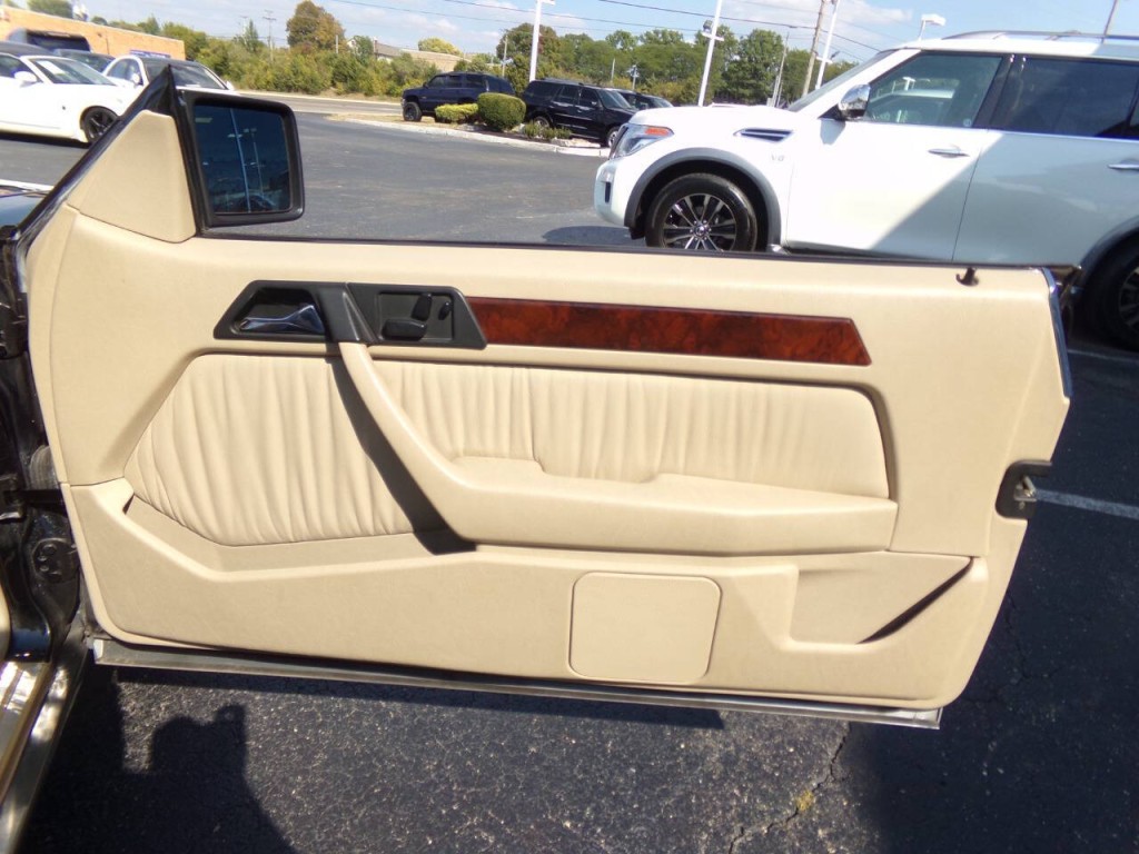 1994 Mercedes-Benz E-Class Image 38