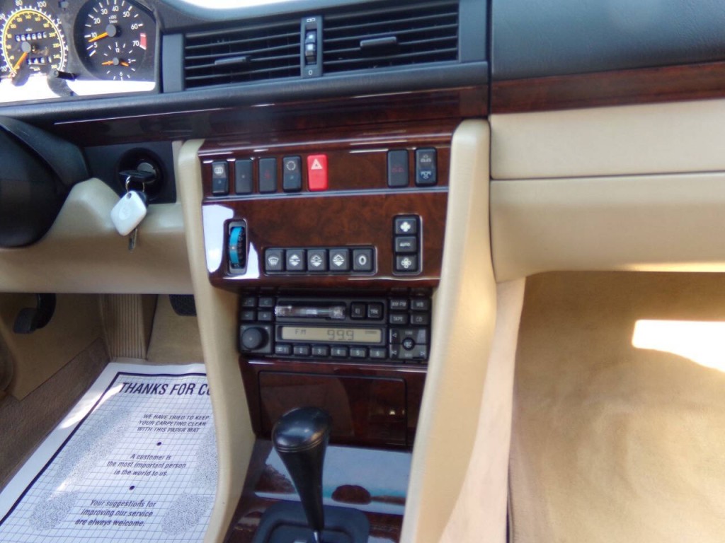 1994 Mercedes-Benz E-Class Image 42