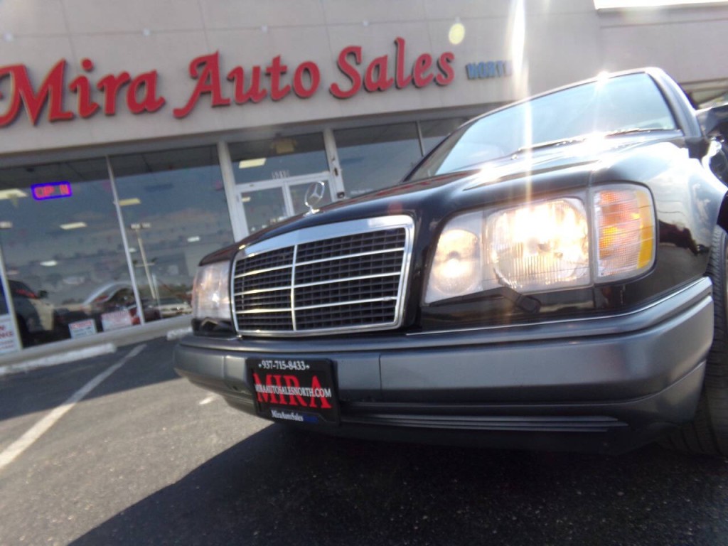 1994 Mercedes-Benz E-Class Image 56