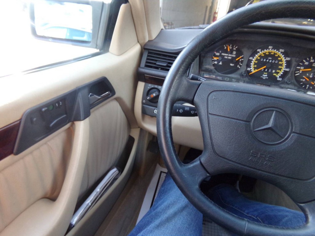 1994 Mercedes-Benz E-Class Image 73