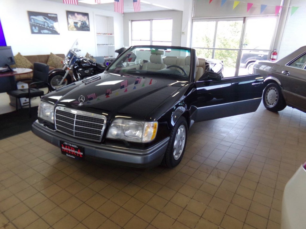 1994 Mercedes-Benz E-Class Image 2