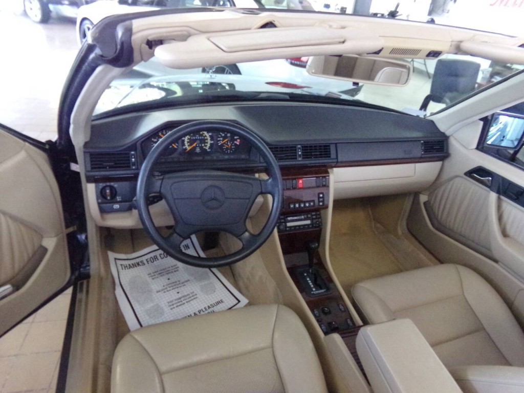 1994 Mercedes-Benz E-Class Image 9