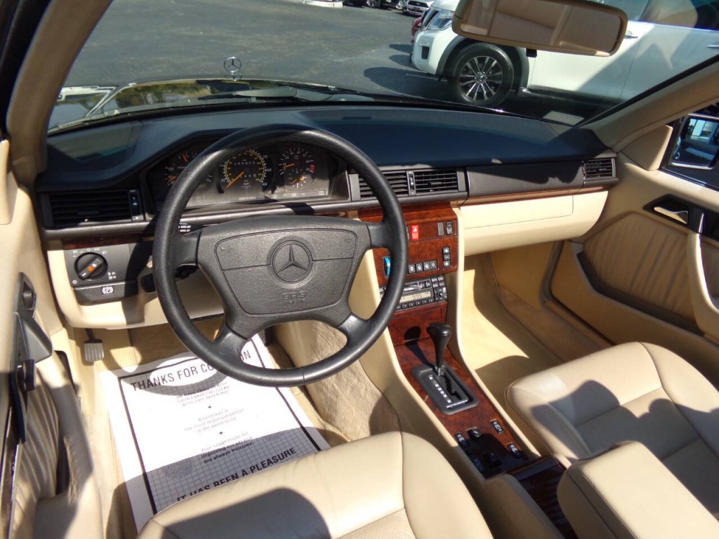 1994 Mercedes-Benz E-Class Image 29