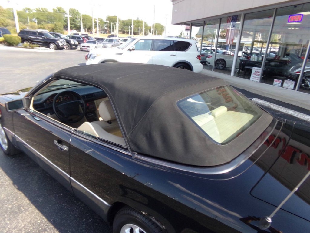 1994 Mercedes-Benz E-Class Image 42