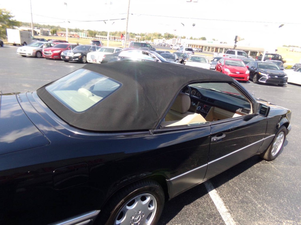 1994 Mercedes-Benz E-Class Image 44