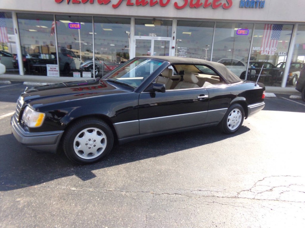 1994 Mercedes-Benz E-Class Image 46