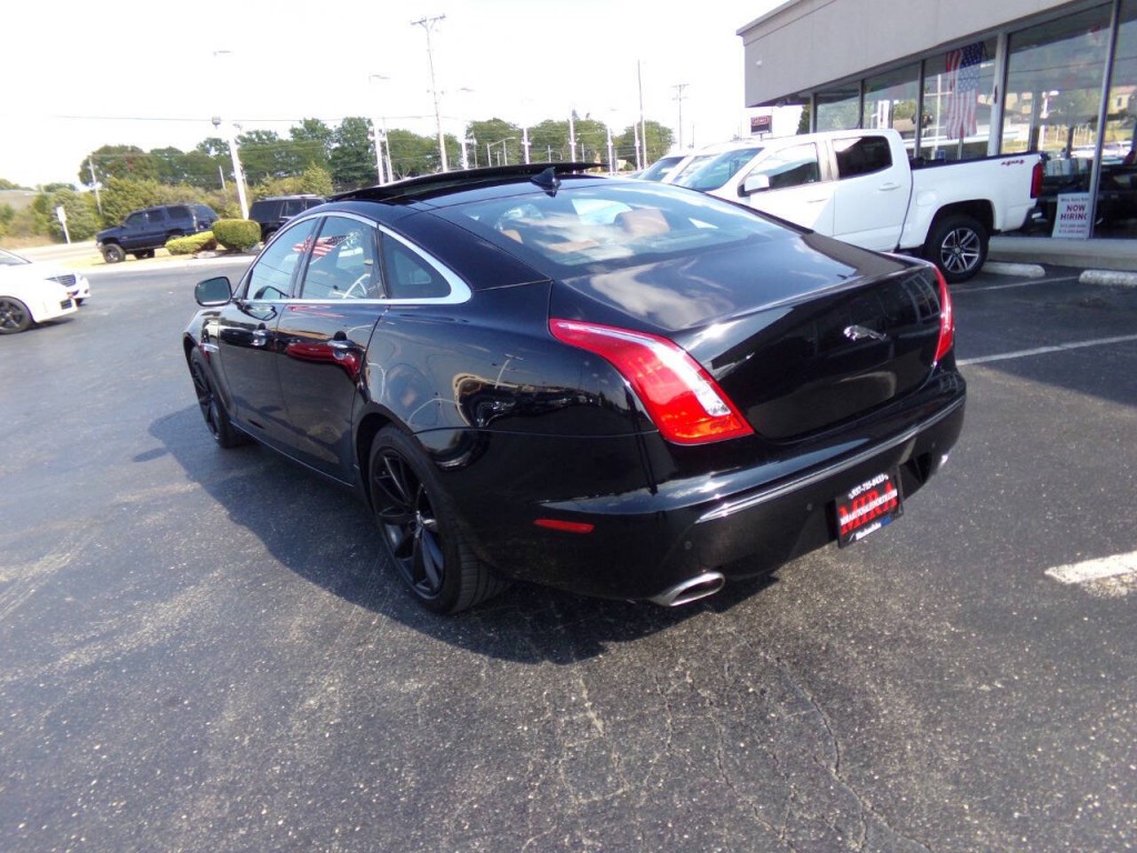 2013 Jaguar XJ Image 3