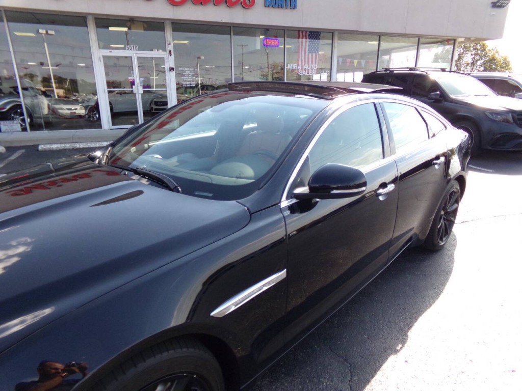 2013 Jaguar XJ Image 10