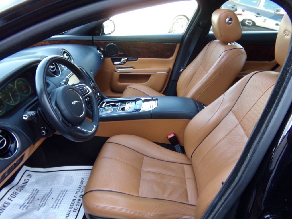 2013 Jaguar XJ Image 12