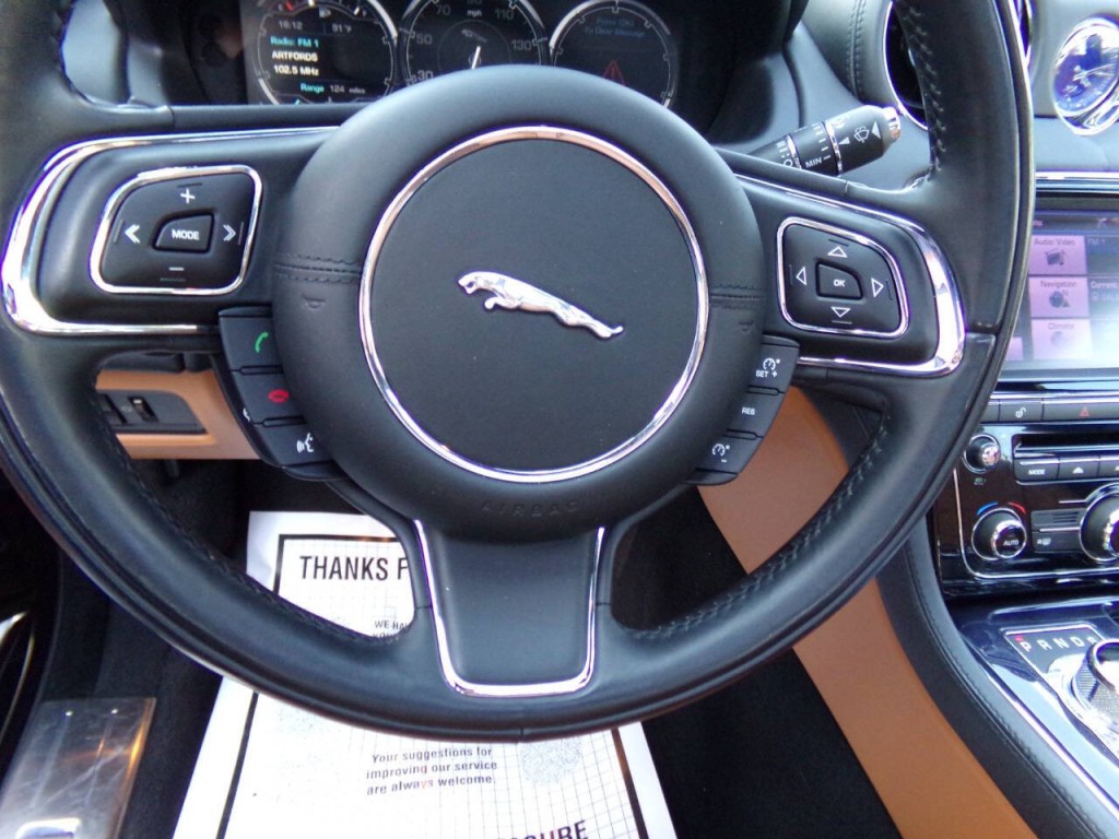 2013 Jaguar XJ Image 17