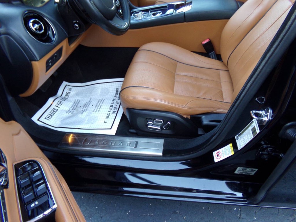 2013 Jaguar XJ Image 18