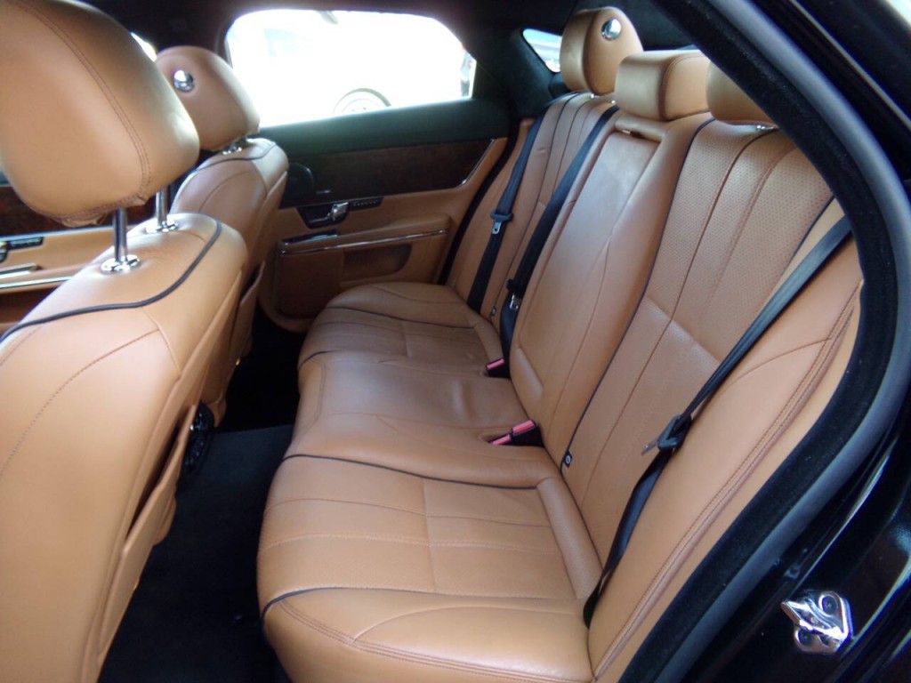 2013 Jaguar XJ Image 20