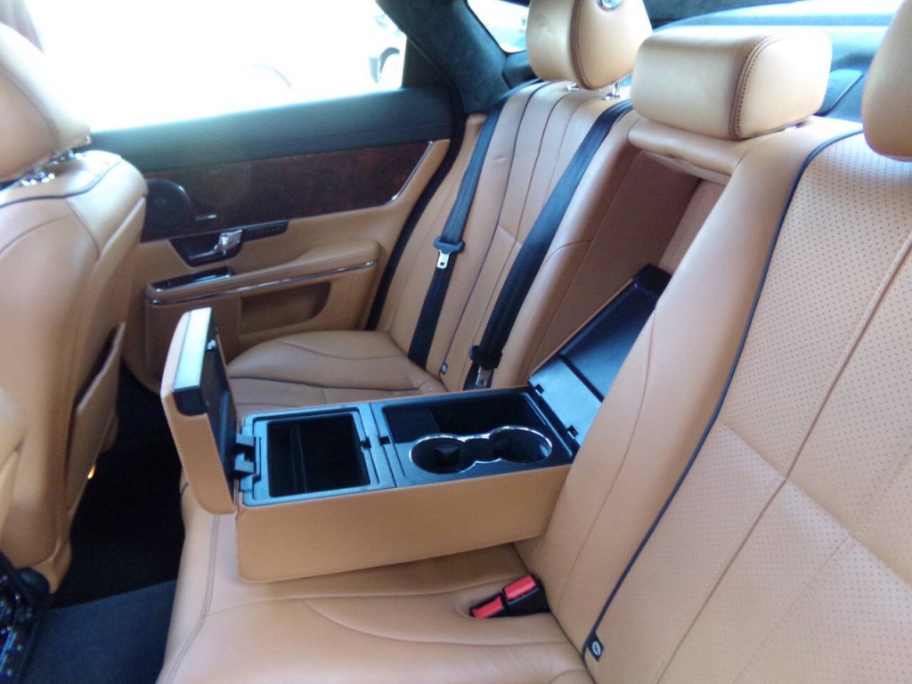 2013 Jaguar XJ Image 21