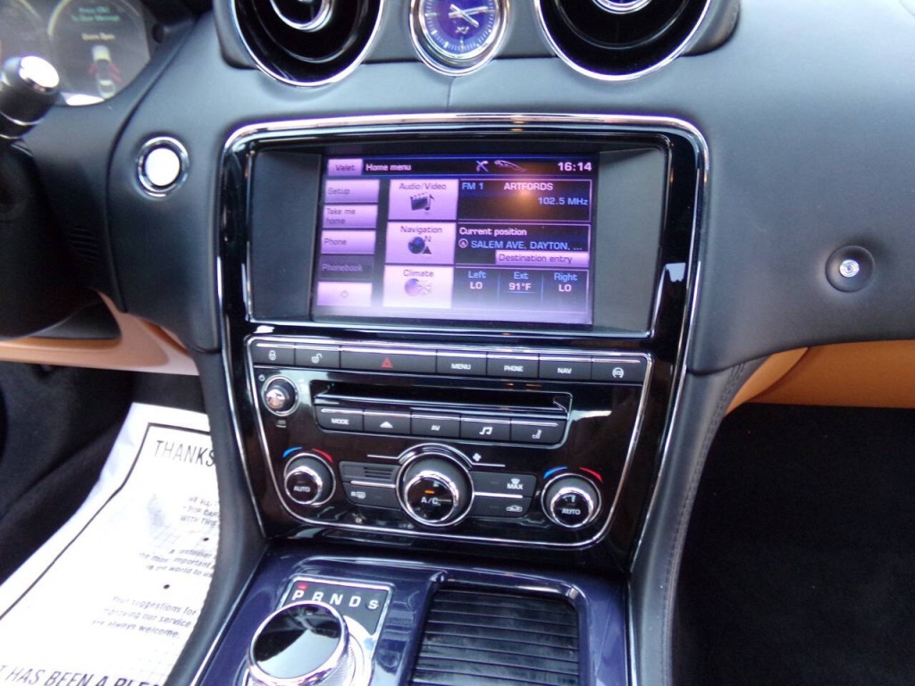 2013 Jaguar XJ Image 37