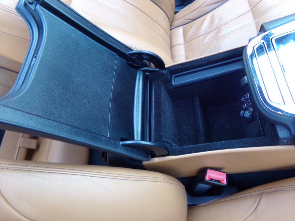 2013 Jaguar XJ Image 40