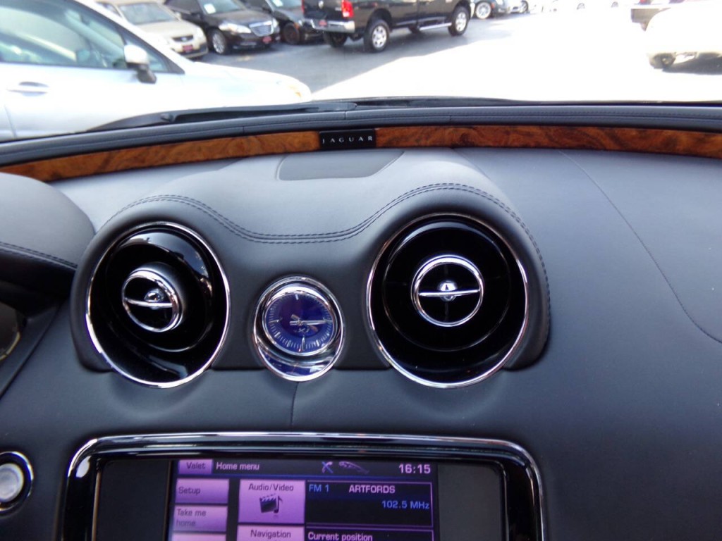2013 Jaguar XJ Image 43