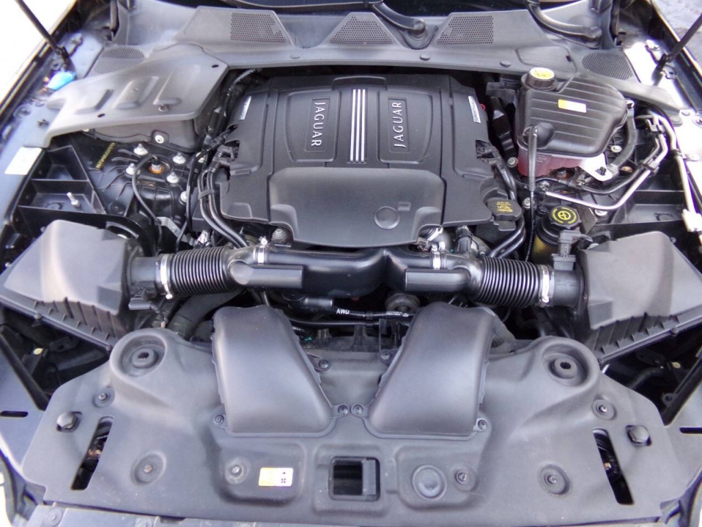 2013 Jaguar XJ Image 56