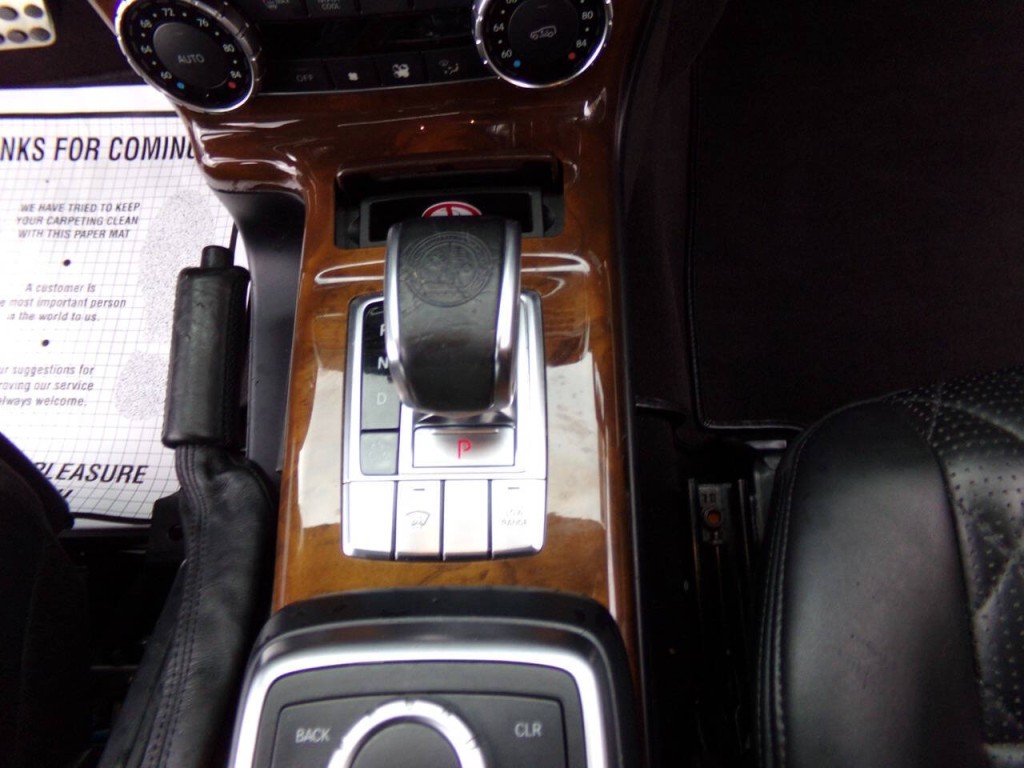 2013 Mercedes-Benz G-Class Image 30