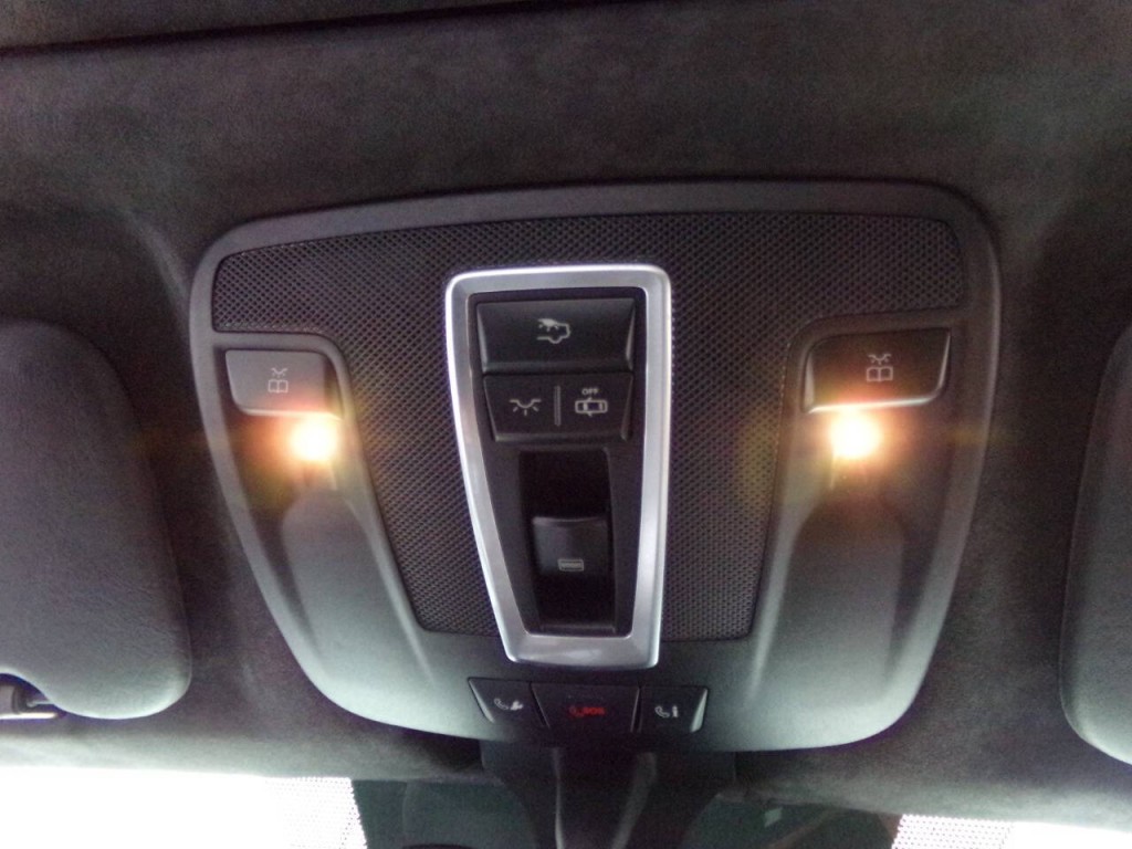 2013 Mercedes-Benz G-Class Image 34