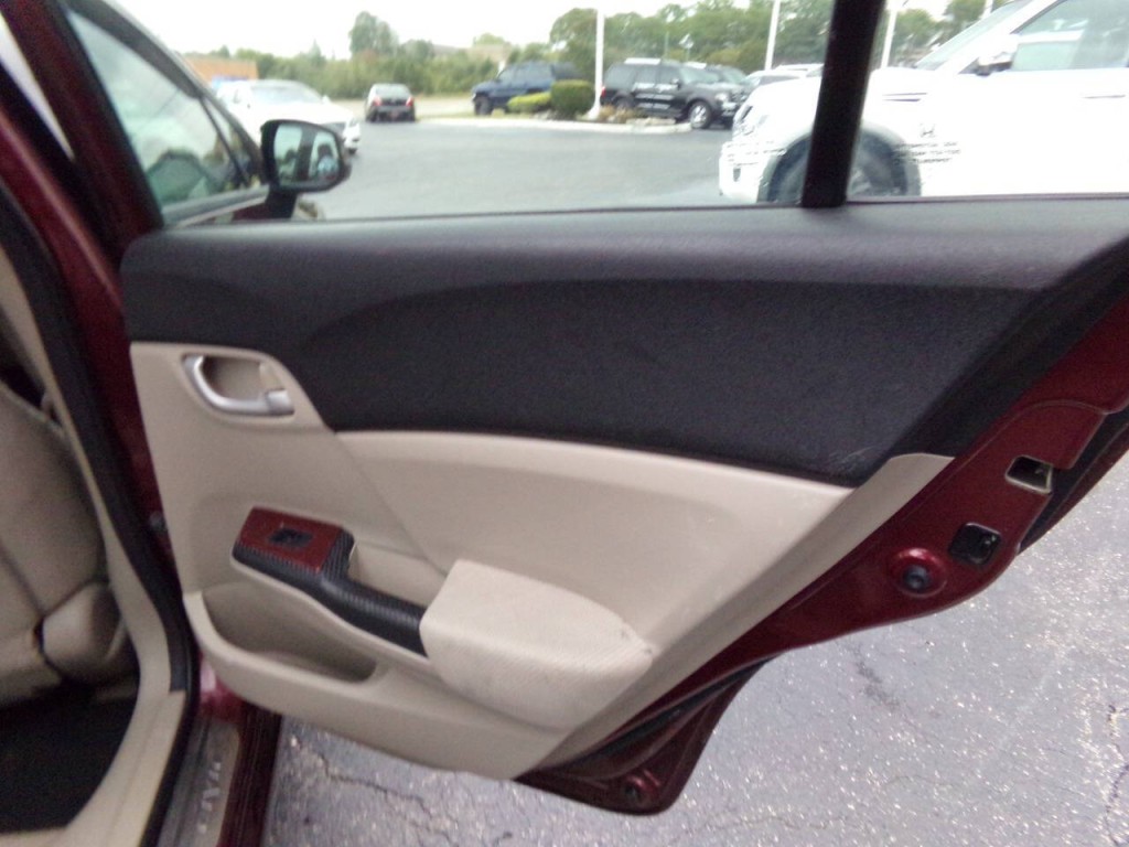 2012 Honda Civic Image 17