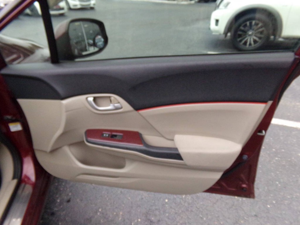 2012 Honda Civic Image 31